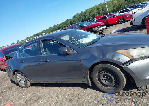 2010 Honda Accord 2.4 Lx z USA, uszkodzony, nr VIN 1HGCP2F3XAA015334